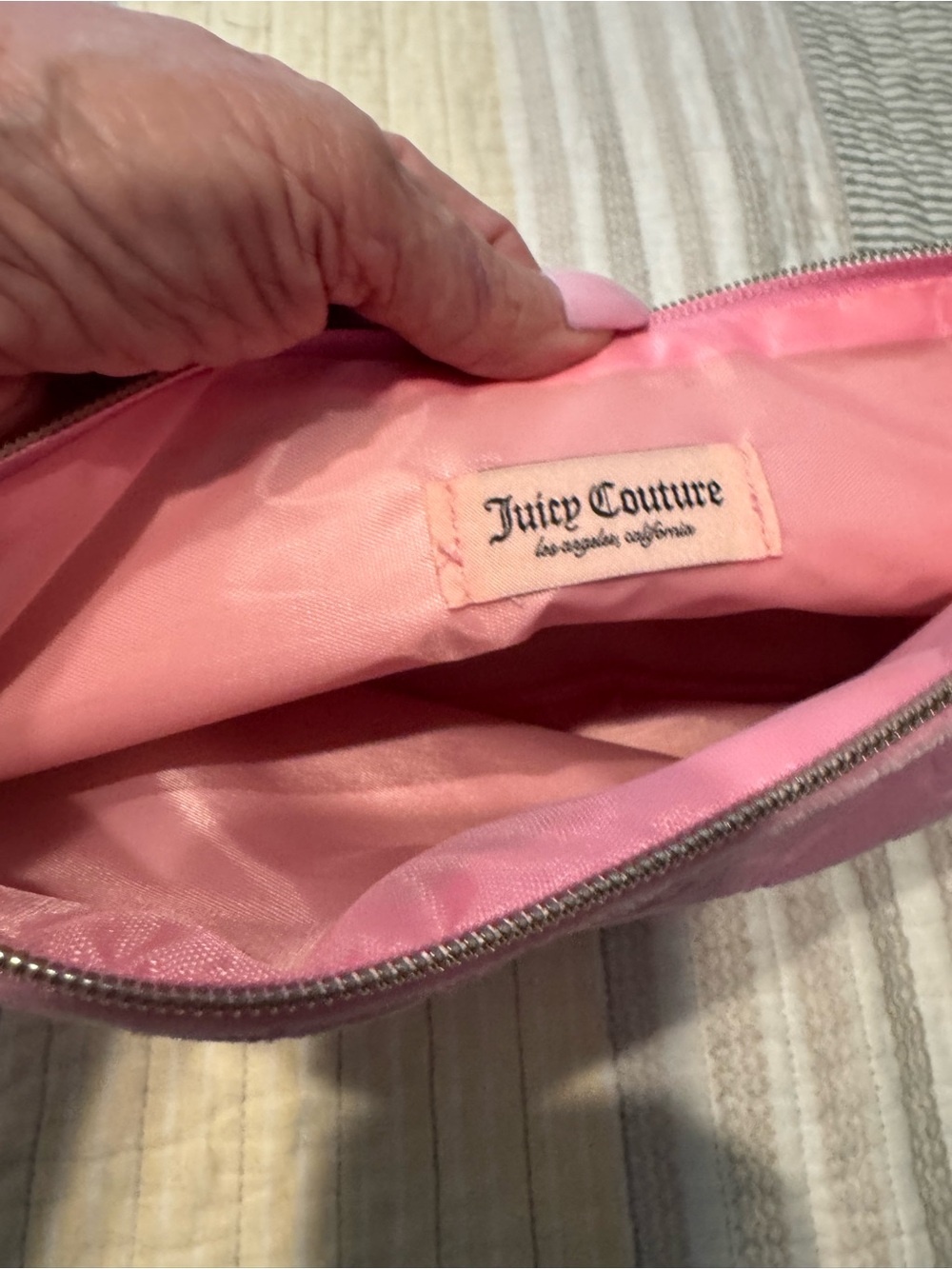 Juicy Couture Pink Velvet Embossed Logo Cosmetic Pouch - Picture 2 of 2